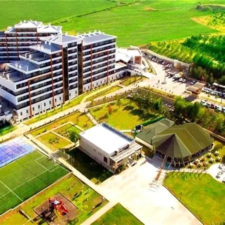 Termal'de Terasli Ve Sik 1+1 Daire Hotel 5*