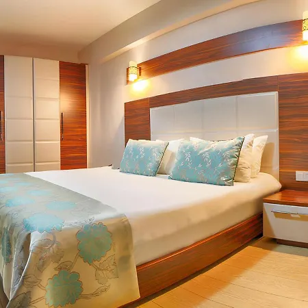 Termal'de Terasli Ve Sik 1+1 酒店