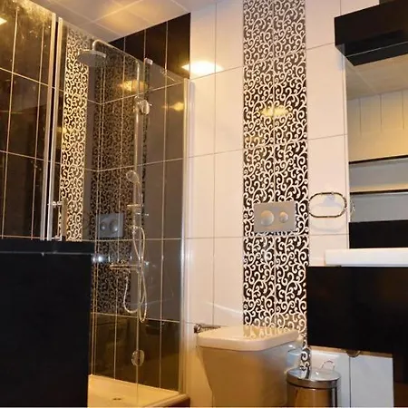 Termal'de Terasli Ve Sik 1+1 锡瓦斯